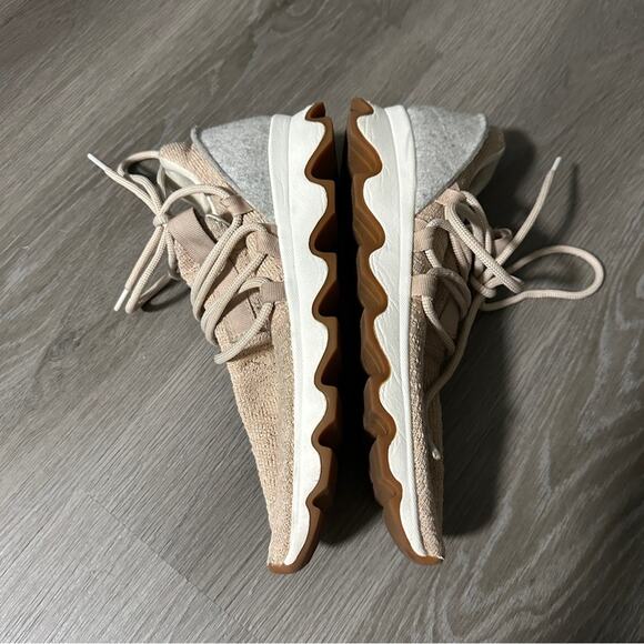 Sorel Kinetic‎ Lace Up Sneaker Tennis Shoes in Natural Tan/Blush Size 9 - Picture 4 of 13